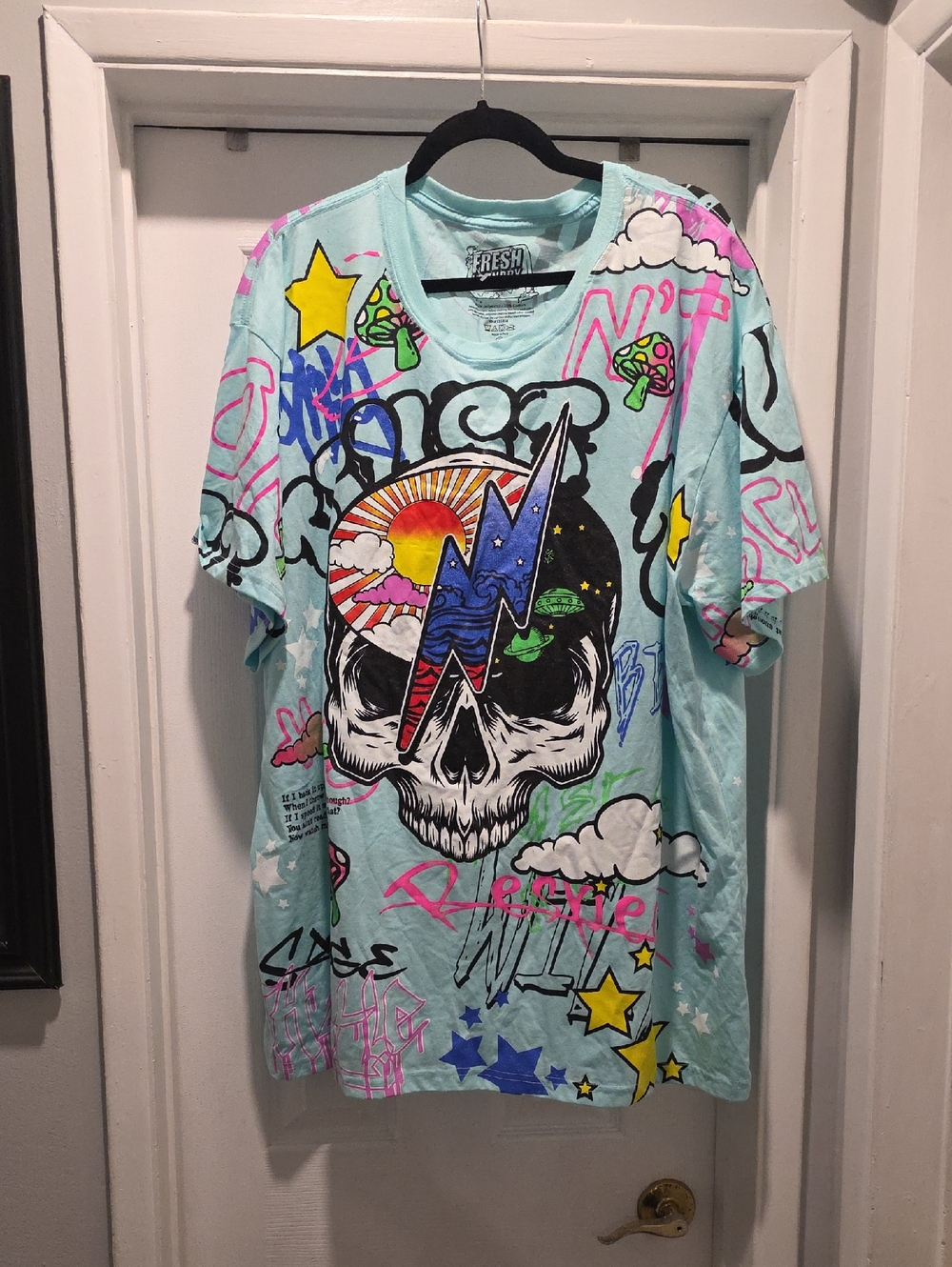 Freshjive Men’s Light Blue Graphic Short Sleeve Tee - Skull & Lightning